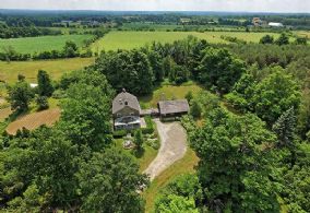 Privately Sited Main House - Country homes for sale and luxury real estate including horse farms and property in the Caledon and King City areas near Toronto
