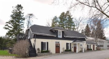 Stable and Arena - Country homes for sale and luxury real estate including horse farms and property in the Caledon and King City areas near Toronto