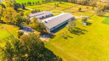 Stable & Indoor Arena - Country homes for sale and luxury real estate including horse farms and property in the Caledon and King City areas near Toronto