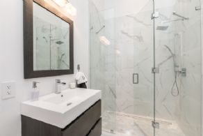 Guest En suite Bath - Country homes for sale and luxury real estate including horse farms and property in the Caledon and King City areas near Toronto
